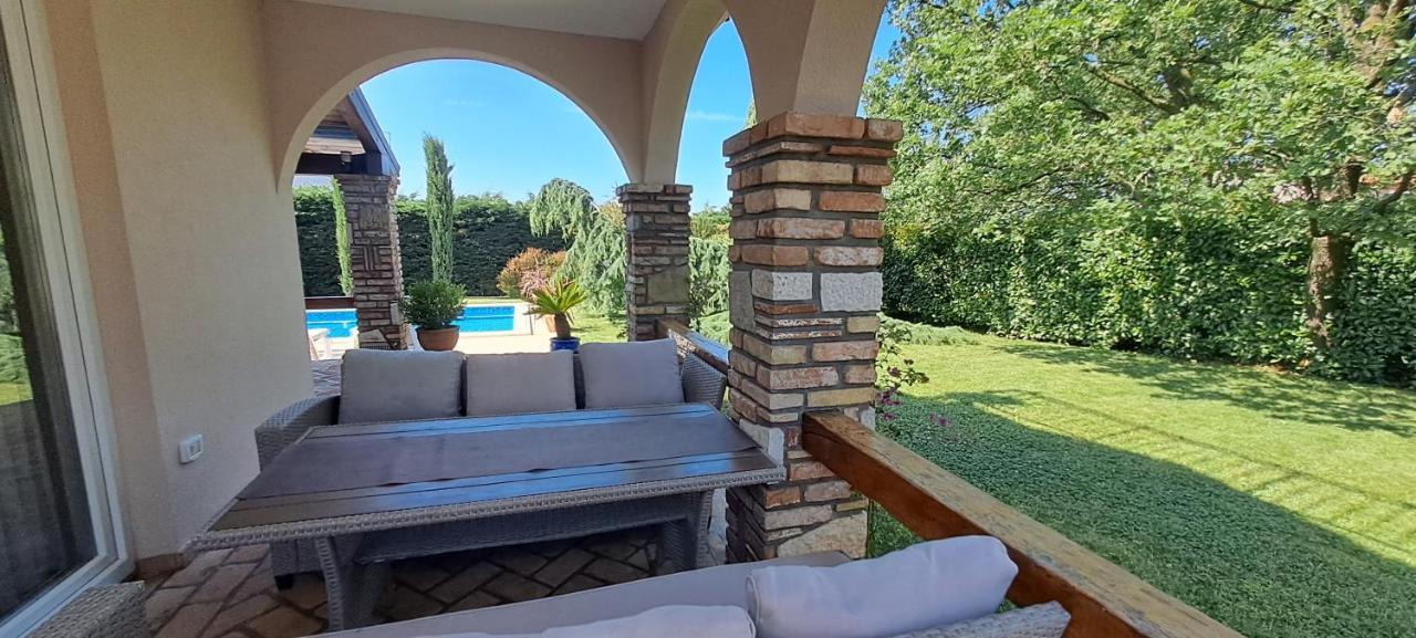 Villa Agava Umag Exterior photo